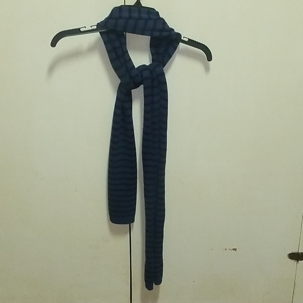Gap scarf